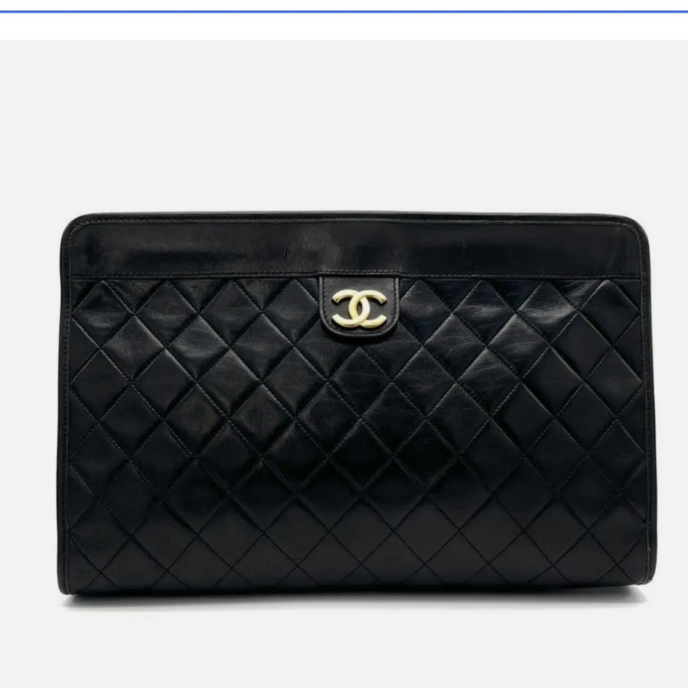 CHANEL clutch on chain